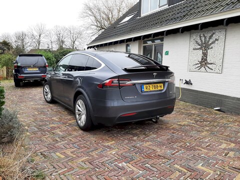 Tesla Model X 100D Long Range