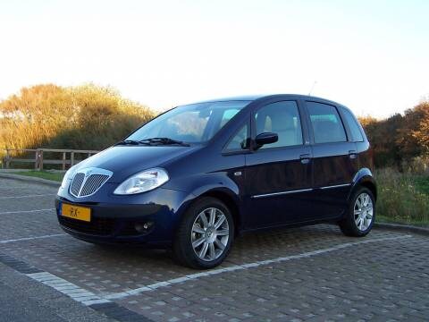 Lancia Musa 1.9 JTD Platino (2005)