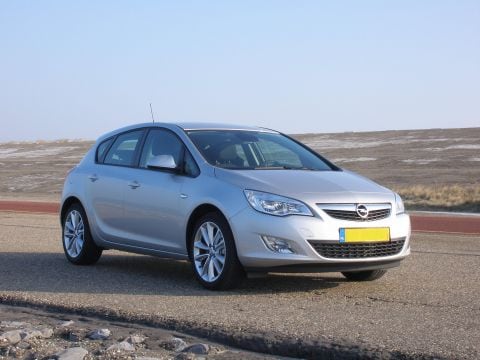 Opel Astra 1.4 Turbo 120pk Edition (2011)