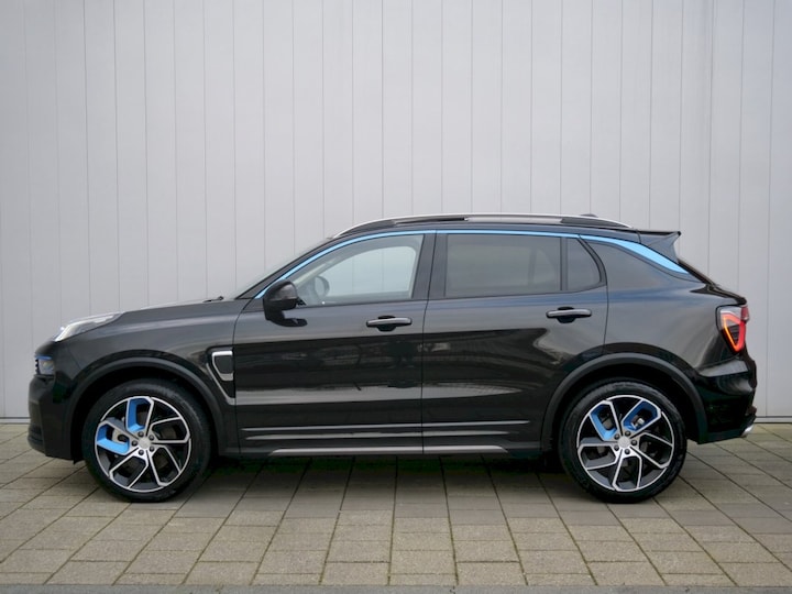 Lynk & Co 01 (2023)
