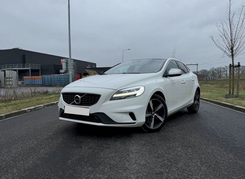 Volvo V40 T4 R-Design (2018)