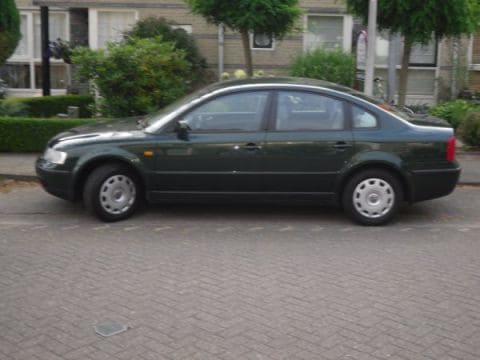 Volkswagen Passat 1.6 (1997)