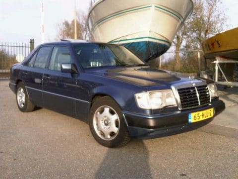 Mercedes-Benz 320 E (1993)