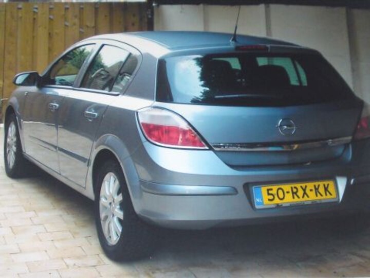 Opel Astra 1.6 Essentia