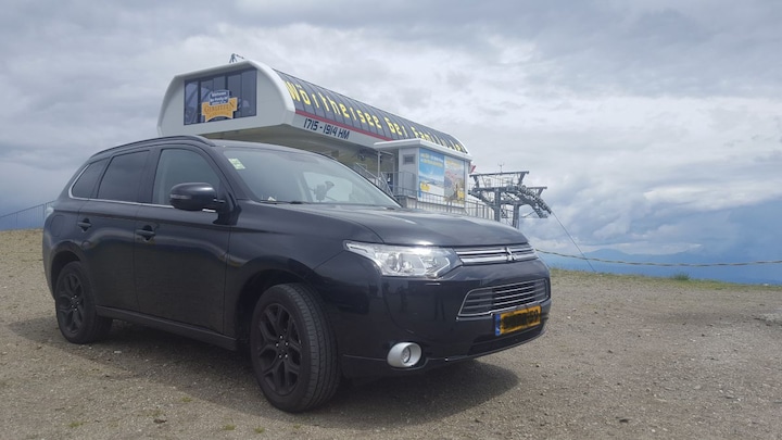 Mitsubishi Outlander PHEV Instyle (2013)