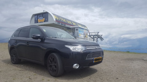 Mitsubishi Outlander PHEV Instyle (2013)