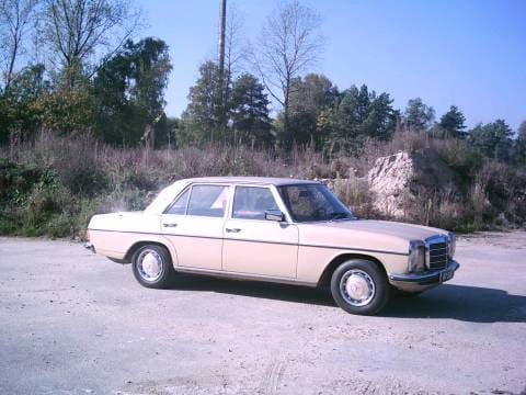Mercedes-Benz 200 D (1975)