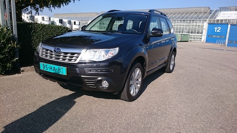 Subaru Forester 2.0 Luxury (2011)