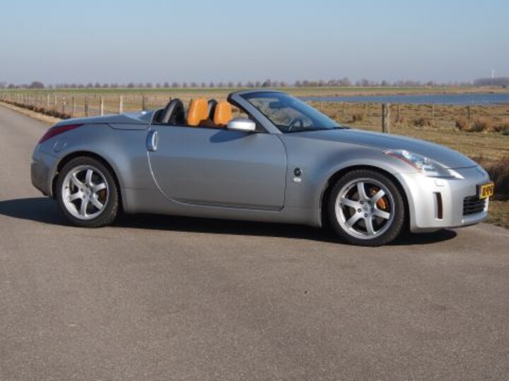 Nissan 350Z Roadster (2006)