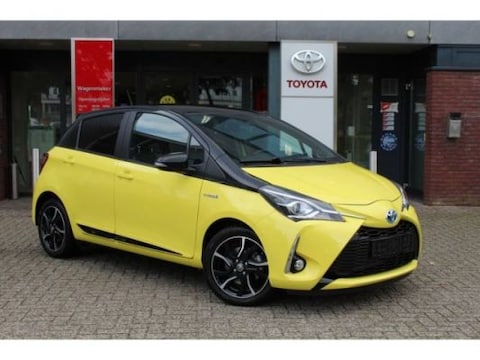Toyota Yaris 1.5 Hybrid Bi-Tone