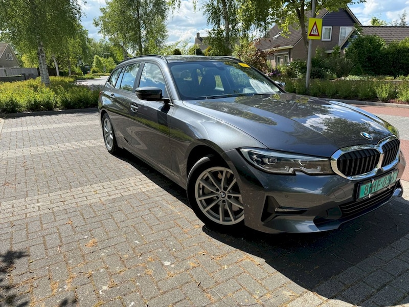 BMW 330e Touring Business Edition Plus (2021)