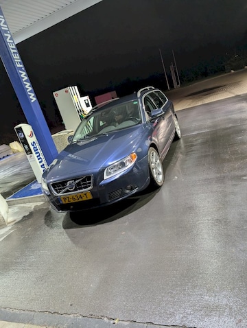 Volvo V70 D4 Momentum (2013)