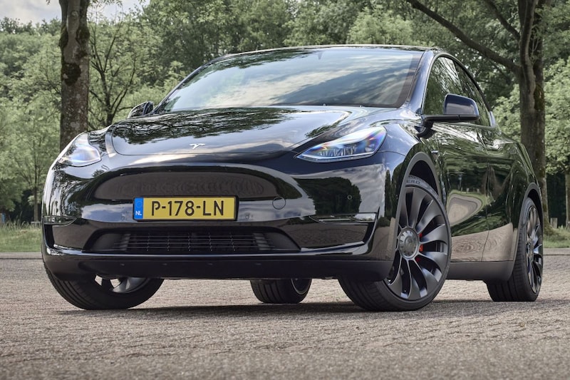 Autoverkoop 2023: Tesla Model Y populairste auto van Nederland