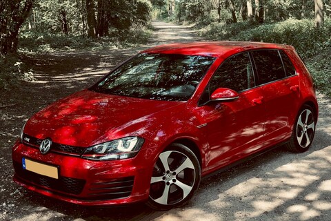 Volkswagen Golf 2.0 TSI GTI Performance