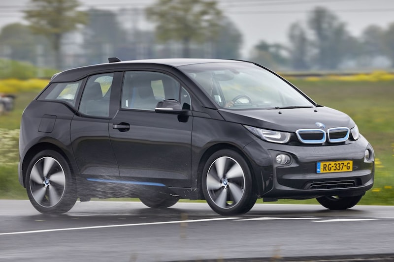 This is how far the BMW i3 comes in practice