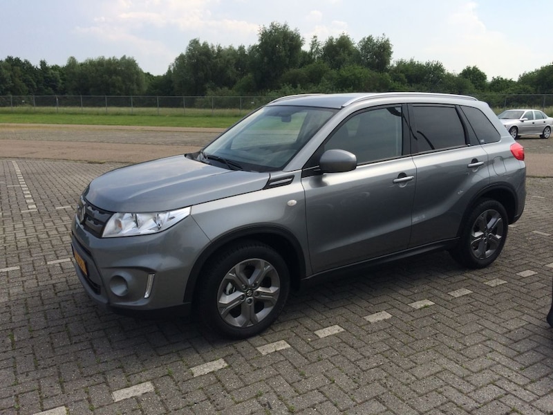 Suzuki Vitara 1.6 Exclusive (2017)
