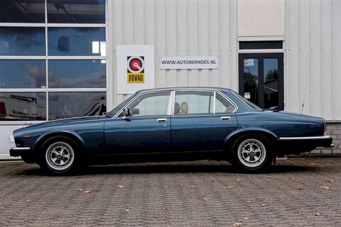 Daimler Double Six