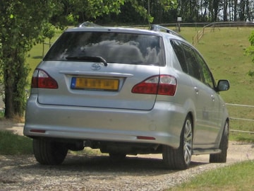 Toyota Avensis Verso 2.0 16v VVT-i Linea Sol (2004)