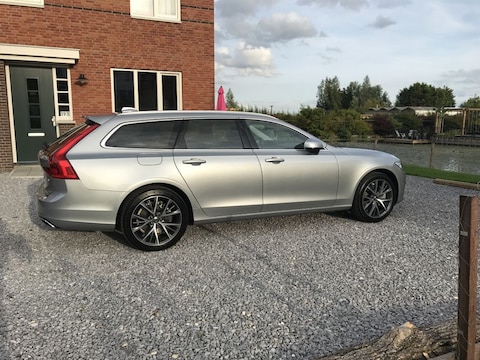Volvo V90 T5 Momentum (2017)