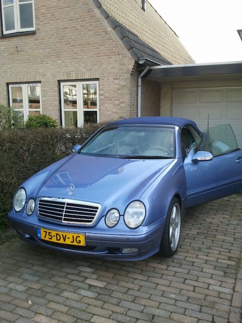Mercedes-Benz CLK 230 Kompressor Cabr. Elegance (2000)