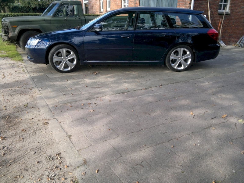 Subaru Legacy Touring Wagon 3.0R spec. B Executive Pack (2005)