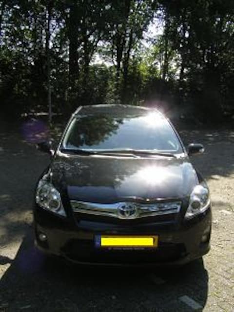 Toyota Auris 1.8 Full Hybrid Aspiration (2010)