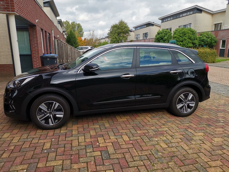 Kia Niro 1.6 GDi Hybrid DynamicLine (2020)