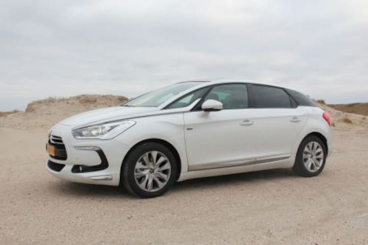 Citroën DS5 Hybrid4 Sport Chic (2013)