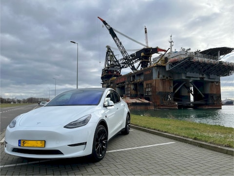 Tesla Model Y Long Range AWD (2023)