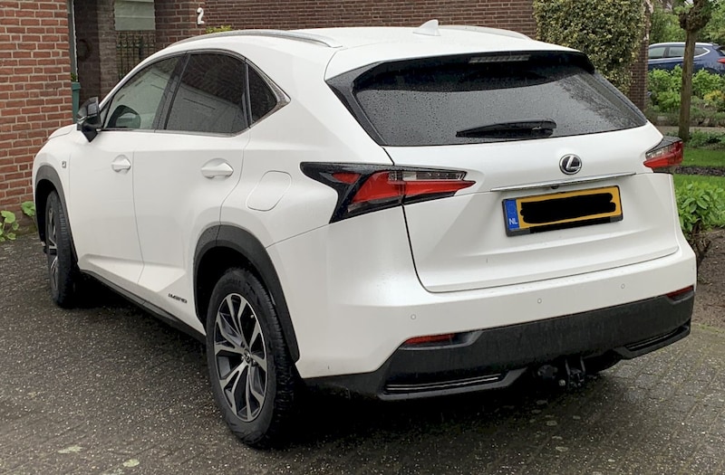Lexus NX 300h AWD F Sport Line (2016)