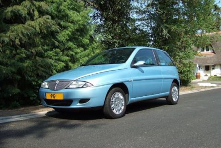 Lancia Ypsilon 1.2 8v