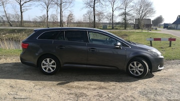 Toyota Avensis Wagon 1.8 VVT-i Dynamic Business (2012)