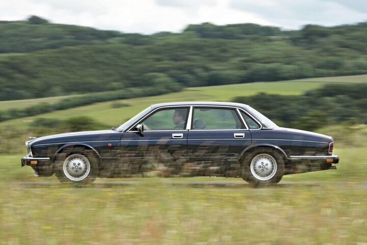 Jaguar XJ40