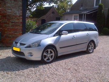 Mitsubishi Grandis 2.4 Intense (2005)
