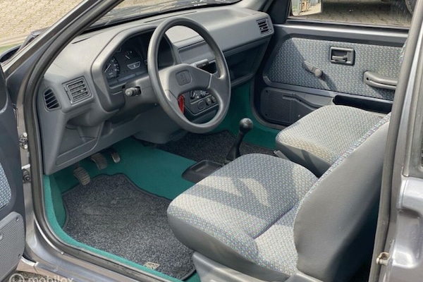 Peugeot 106