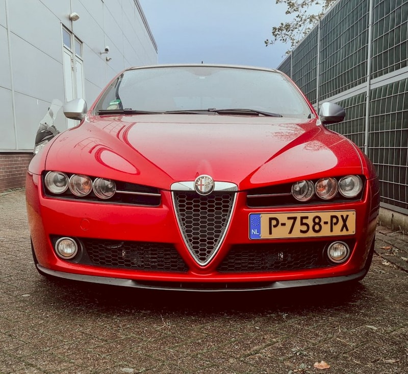Alfa Romeo 159 Sportwagon 2.0 JTDm 136 TI (2011)
