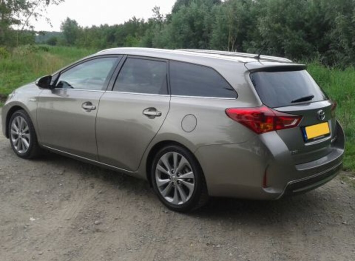 Toyota Auris Touring Sports 1.8 Hybrid Lease