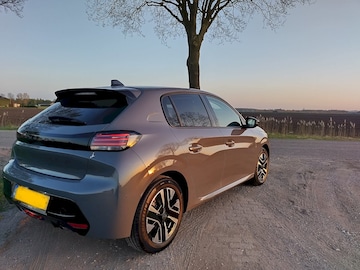 Peugeot 208 Allure 1.2 PureTech 100 (2024)