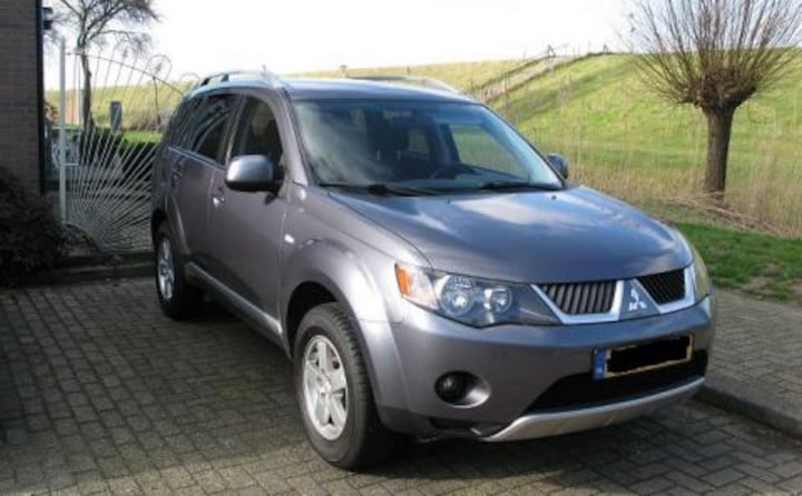 Mitsubishi Outlander 2.4 2WD Intro Edition (2009)