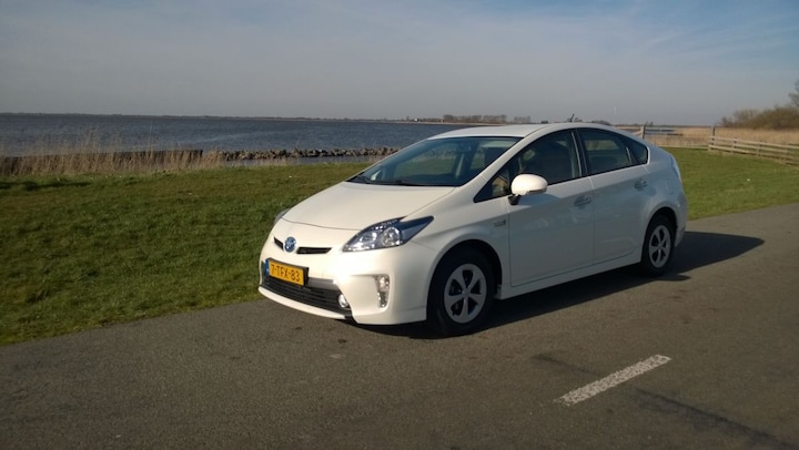 Toyota Prius 1.8 Plug-in Hybrid Dynamic Business (2012)