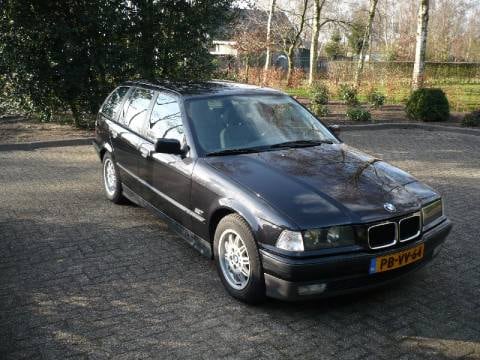 BMW 320i touring Executive (1996)