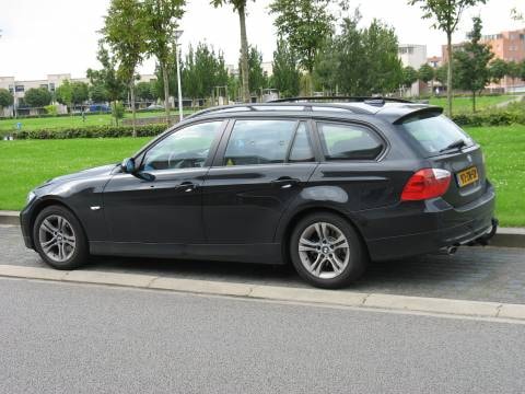 BMW 318d Touring (2008)