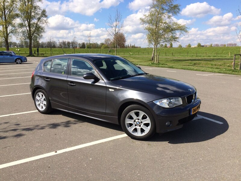 BMW 120i (2005)