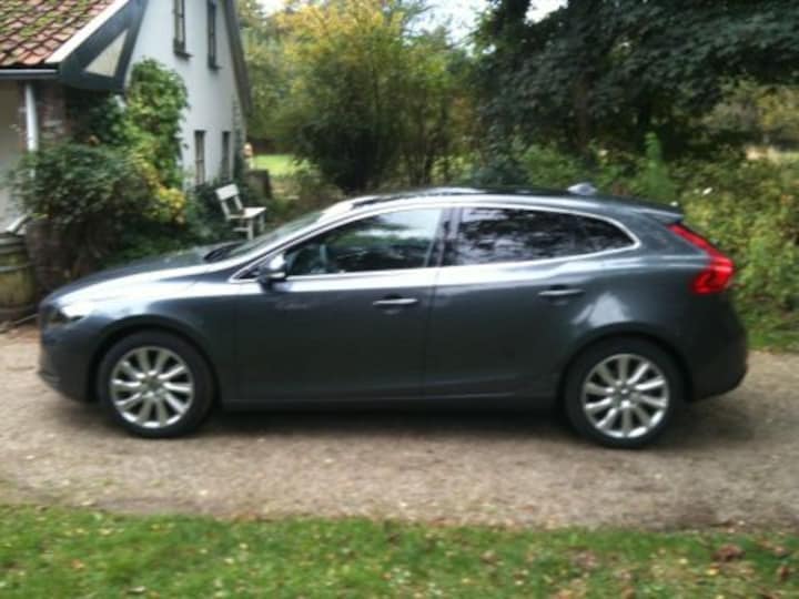 Volvo V40 D2 Summum (2012)