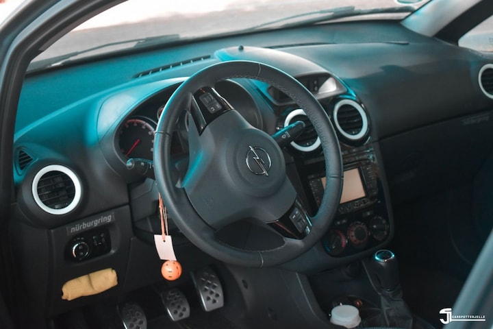 Opel Corsa 1.4 Start/Stop Color Edition (2014)