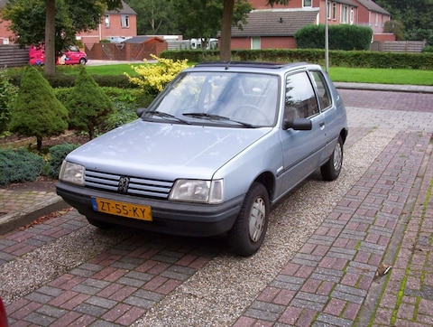 Peugeot 205 XE/Accent 1.1i