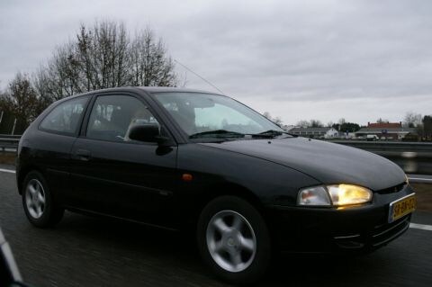 Mitsubishi Colt 1.3 GLi (1998)
