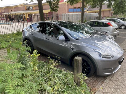 Tesla Model Y Long Range AWD