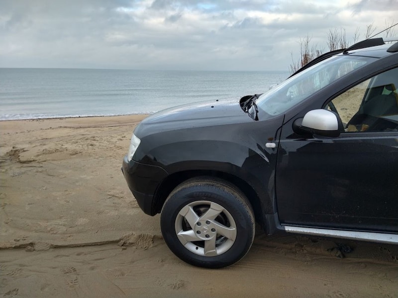 Dacia Duster 1.6 16V 4x2 Lauréate (2010)