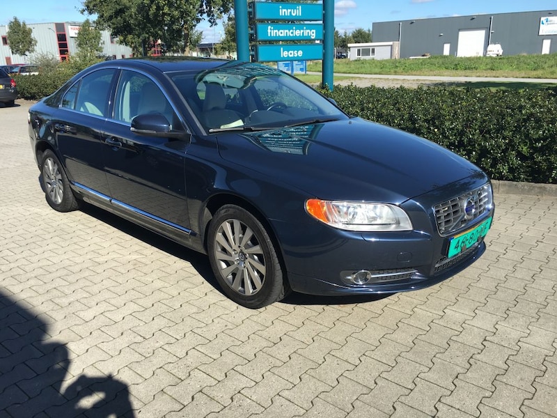 Volvo S80 D3 Momentum (2012)